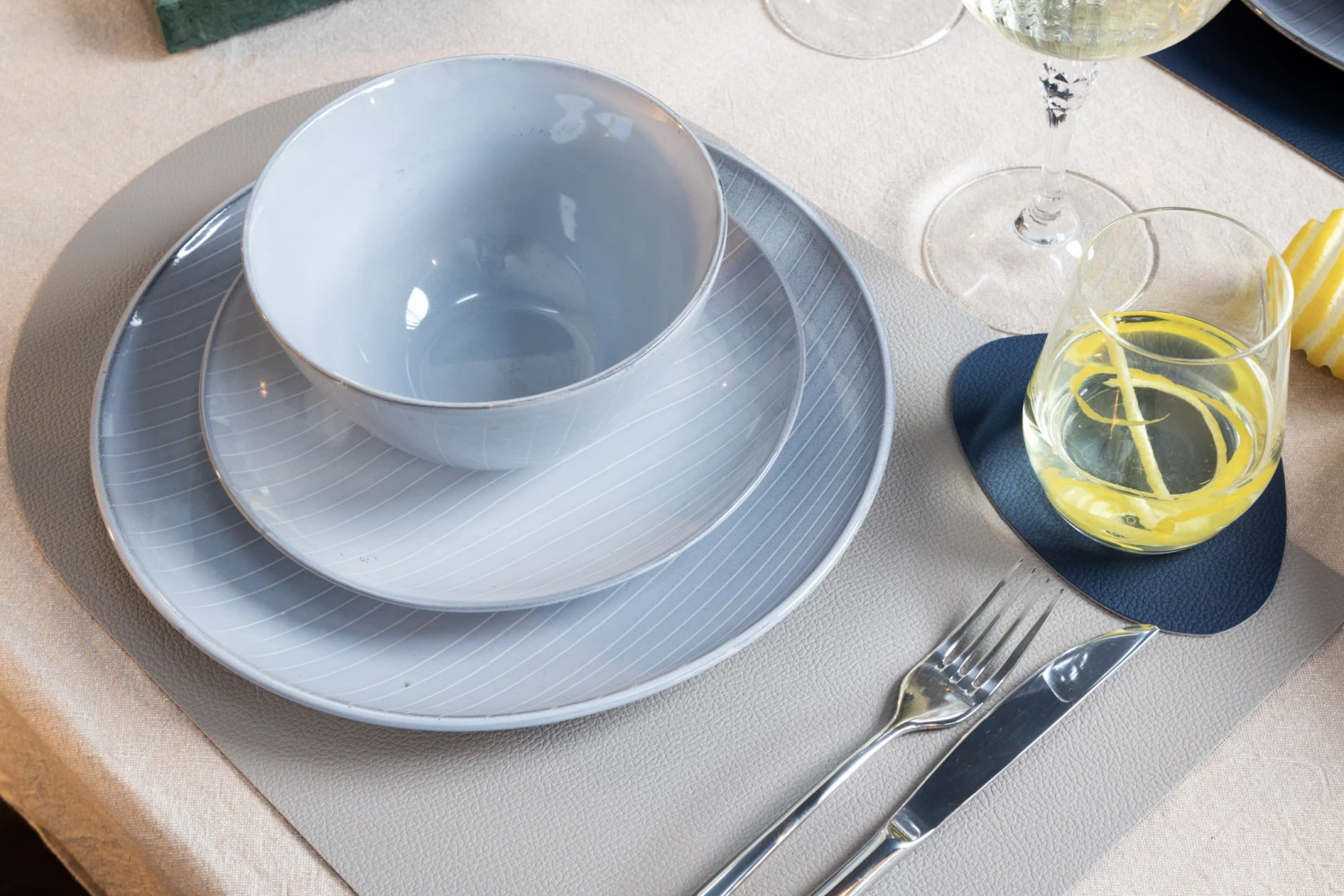 Jay Hill Placemat - Vegan Leer - Grijs / Blauw - Bread - Dubbelzijdig - 44 X 30 Cm 6 Jay Hill Placemat - Vegan Leer - Grijs / Blauw - Bread - Dubbelzijdig - 44 X 30 Cm - Afbeelding 6